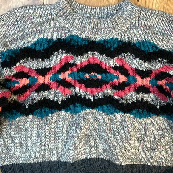 Free People warm and cozy boxy sweater size Large - Picture 2 of 4